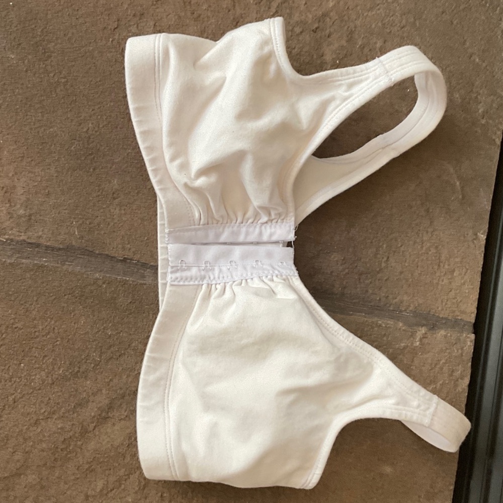Q-T Intimates White Mastectomy Bra